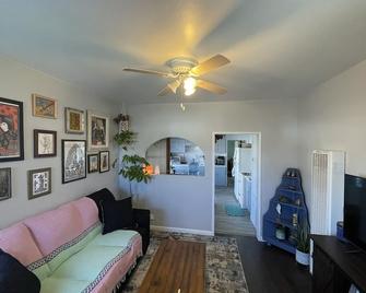 1 Bed 1 Bath 5 miles from Beach Washer/Dryer in unit - Lomita - Living room