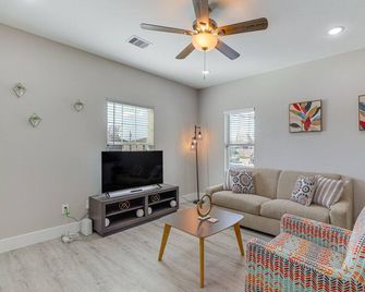 Easy Interstate Access: Quiet Houston Home! - Houston