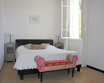 1er Consul SAS a Bussinca - Bocognano - Habitación