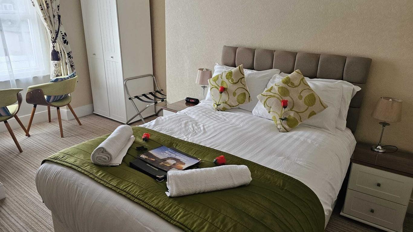 سان هيلاري جيست هاوس