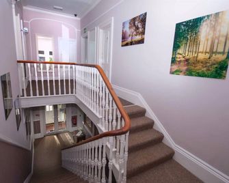 Somerton Lodge Hotel - Shanklin - Stairs
