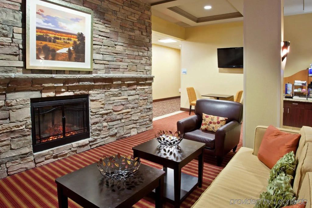 Holiday Inn Express & Suites Napa Valley-American Canyon By IHG thumbnail 3