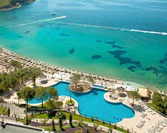 Aria Claros Beach & Spa Resort - Özdere - Piscina