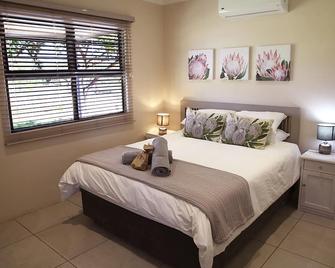 Mayfair Farm Cottages - Oudtshoorn - Habitación