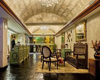 Katari Hotel at Plaza de Armas - Arequipa