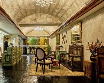 Katari Hotel at Plaza de Armas - Arequipa
