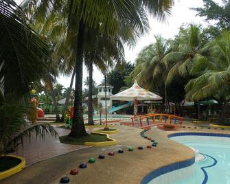 Tubod Flowing Waters Resort - Minglanilla - Pool