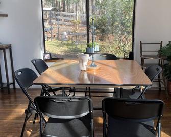 Bull Run Mountain Retreat - Haymarket - Dining room