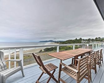 Luxurious Newport Estate w/ Spa & Lighthouse Views - Newport - Balcon