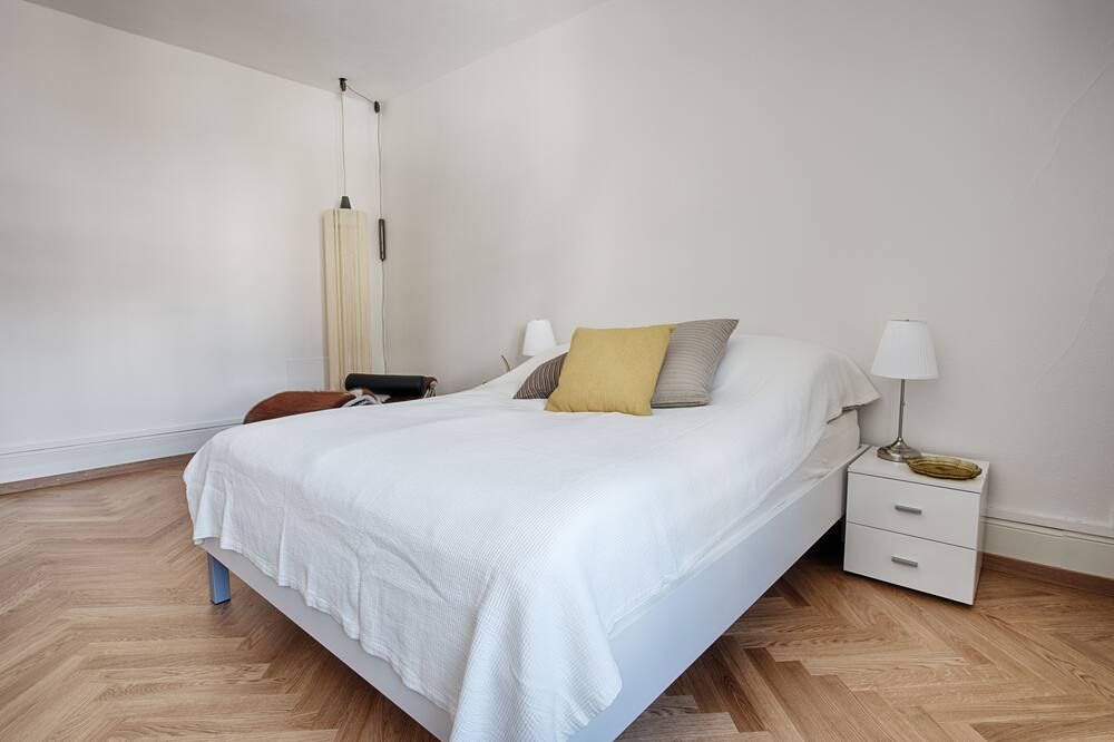 آم بافيلون بد آند كيشين