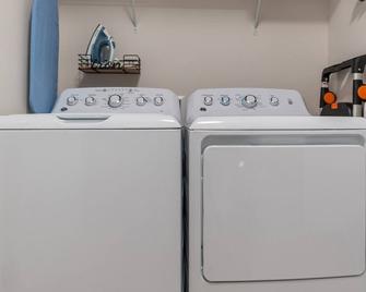 Near Atrium & town, King/Queen/Pullout, NO stairs - Lincolnton - Wasserette