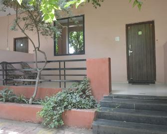 Dhar-Mandav Road - Māndu - Edificio