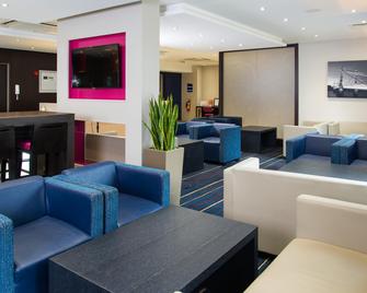 Holiday Inn Express London - Wandsworth - Londra - Area lounge