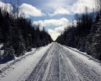Unique Igloo Getaway for Two in Cochrane, Ontario - Cochrane
