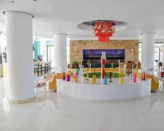 Phoenicia Luxury Hotel - Mamaia - Σαλόνι ξενοδοχείου