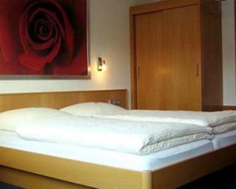 Hotel Garni - Westerheim - Bedroom