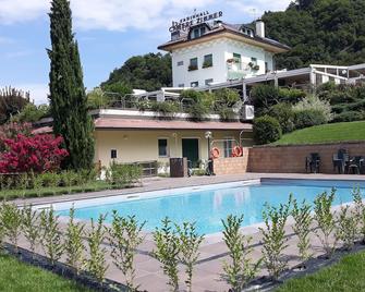 Hotel Karinhall - Trento - Pool