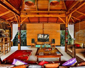Legian Villa Hotel - Arraial d'Ajuda - Living room