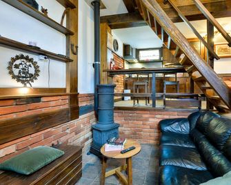 Lovely Home In Popovaca - Popovača - Living room