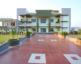 OYO Flagship Armaan Resort - Ambāla - Building
