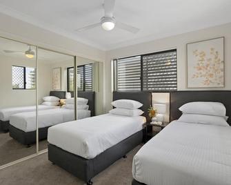 Comfy 2-Bedroom Family Apartment with Free Parking - Brisbane - Bedroom