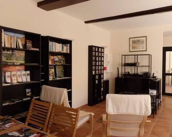 Bed & Breakfast Le Vigan - Bez-et-Esparon - Living room