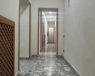 Hello Naples - Neapel - Flur