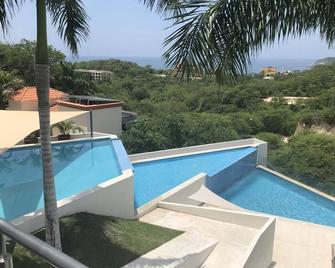 Condominio con vista espectacular en el Arrocito - La Crucecita - Alberca