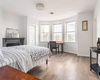 Brick city/ Ironbound 3 bdr, mins to NYC, EWR - Newark - Bedroom
