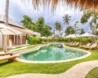 Roh Villas Kuta Lombok - Kuta - Zwembad
