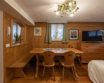 Faloria Studio Apartment - Cortina d'Ampezzo - Comedor
