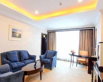 Kyriad(Gehao Holiday Hotel) - Qingyuan - Living room
