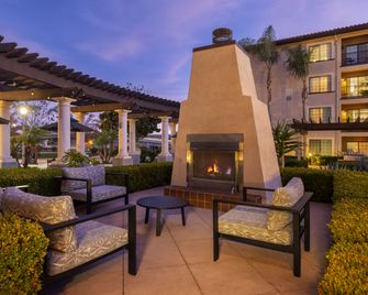 أجنحة هوموود باي هيلتون سان دييغو إيربورت - محطة ليبرتي - سان دييغو - شرفة مرصوفة