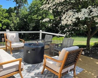 Close to Spooky Nook, Sight and Sound, Round Top; Clean, Cozy, Convenient! - Columbia - Patio