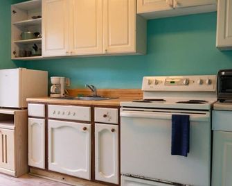 Gpl 2668 1 Bed 1 Bath - Fort Myers - Kitchen