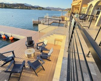 Best Riverfront Parker Home - Паркер - Балкон