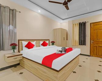 Super Hotel O Guest House Rr Inn - Gorakhpur - Habitación