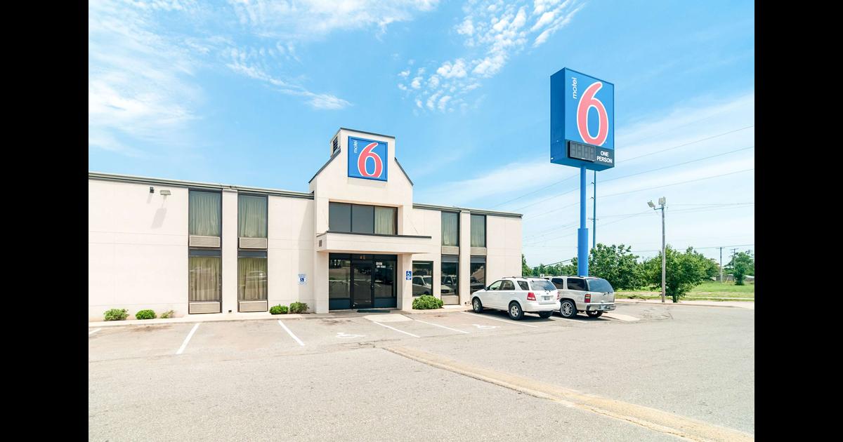 Motel 6 Oklahoma City, Ok South AED 186 (A̶E̶D̶ ̶2̶0̶6̶). Oklahoma City