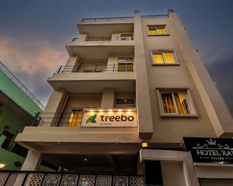 Treebo Raj Palace - Varanasi - Building