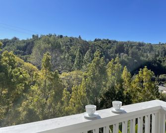 Simply Marvelous 2 Bedroom With Kitchenette, Grilling Patio And Grand Balcony - San Rafael - Balcony