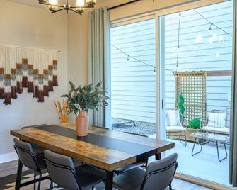 Kid-Friendly Home Perfect for Exploring Yellowstone & Big Sky - Belgrade - Dining room