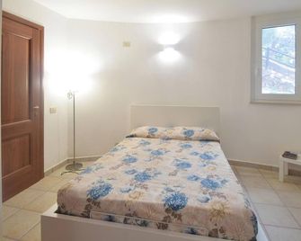 Cozy apartment in Sperlonga - Sperlonga - Bedroom