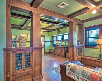 Charming Amarillo Home in Convenient Location - Amarillo - Living room
