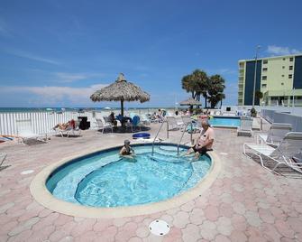 Sea Breeze 201 Apartment - Madeira Beach - Pool
