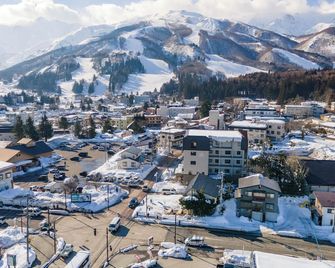 evo Hotel Hakuba - Hakuba - Vista del exterior