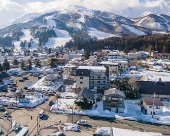 evo Hotel Hakuba - Hakuba - Vista del exterior