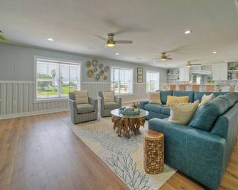 No Agenda Hacienda-Pool/Playscape Pets Ok With More Fees - Port Lavaca - Huiskamer