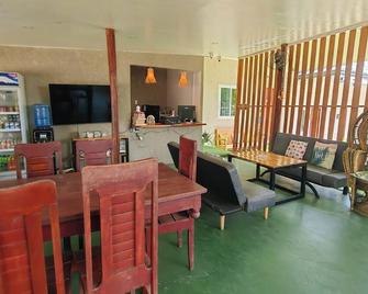 Green Dale's Travellers Inn Puerto Princesa - Puerto Princesa - Comedor