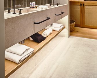 Palacio de Samaniego - Samaniego - Bathroom