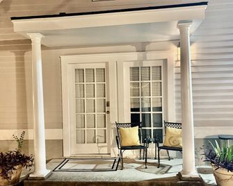 Chesnut Cottage Inn - Columbia - Patio